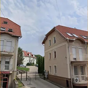 Apartament Barnapartman, Eger